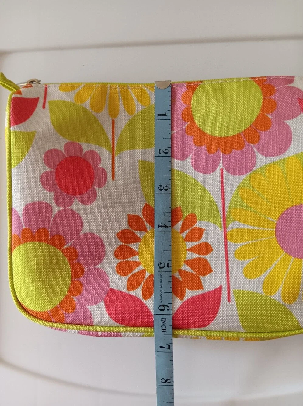 Clinique Floral Daisy Travel Cosmetics Makeup Bag 8 Inch Yellow Green Pink Retro